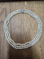 Perlenkette dreireihig mit Weissgold Verschluss 14k