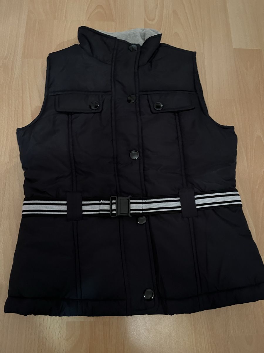Altro abbigliamento per bambina: Schwarzes Gilet Gr. 140 – Nuovo (secondo la descrizione) da Hünenberg See venduto da spartakus02