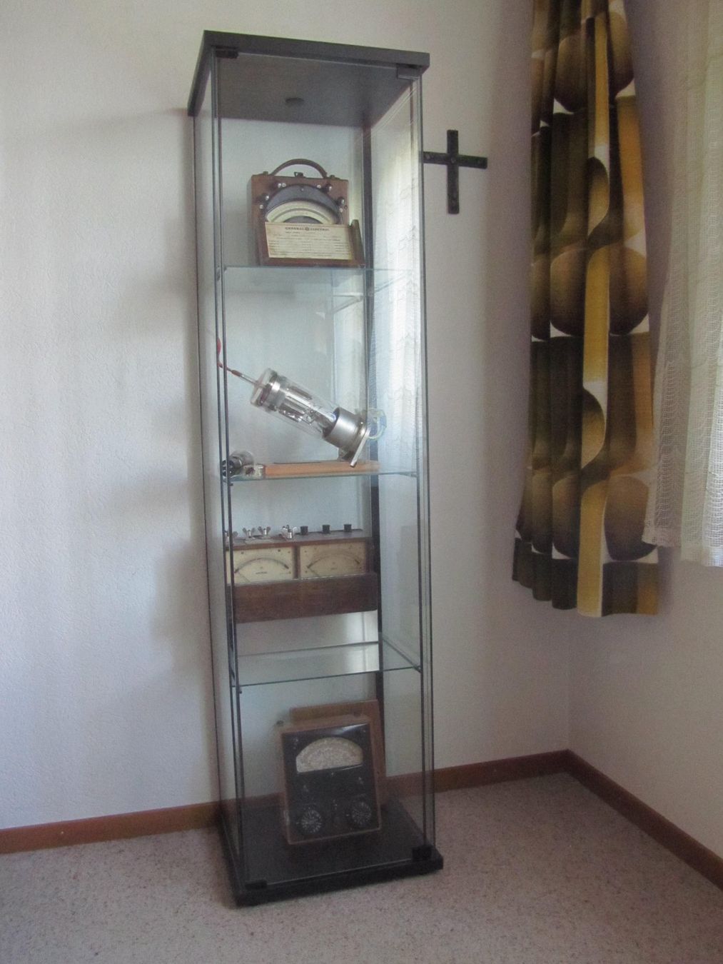 Vitrines: Gut erhaltene Vitrine – D'occasion à Berg TG par Bullauge24StB