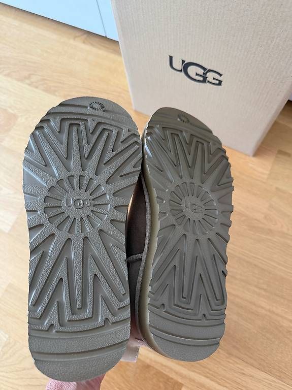 Ugg Damenschuhe: UGG Classic Mini II  Gr. 37 Neu & ungetragen – Neu und originalverpackt aus Ehrendingen von Nr.7 1