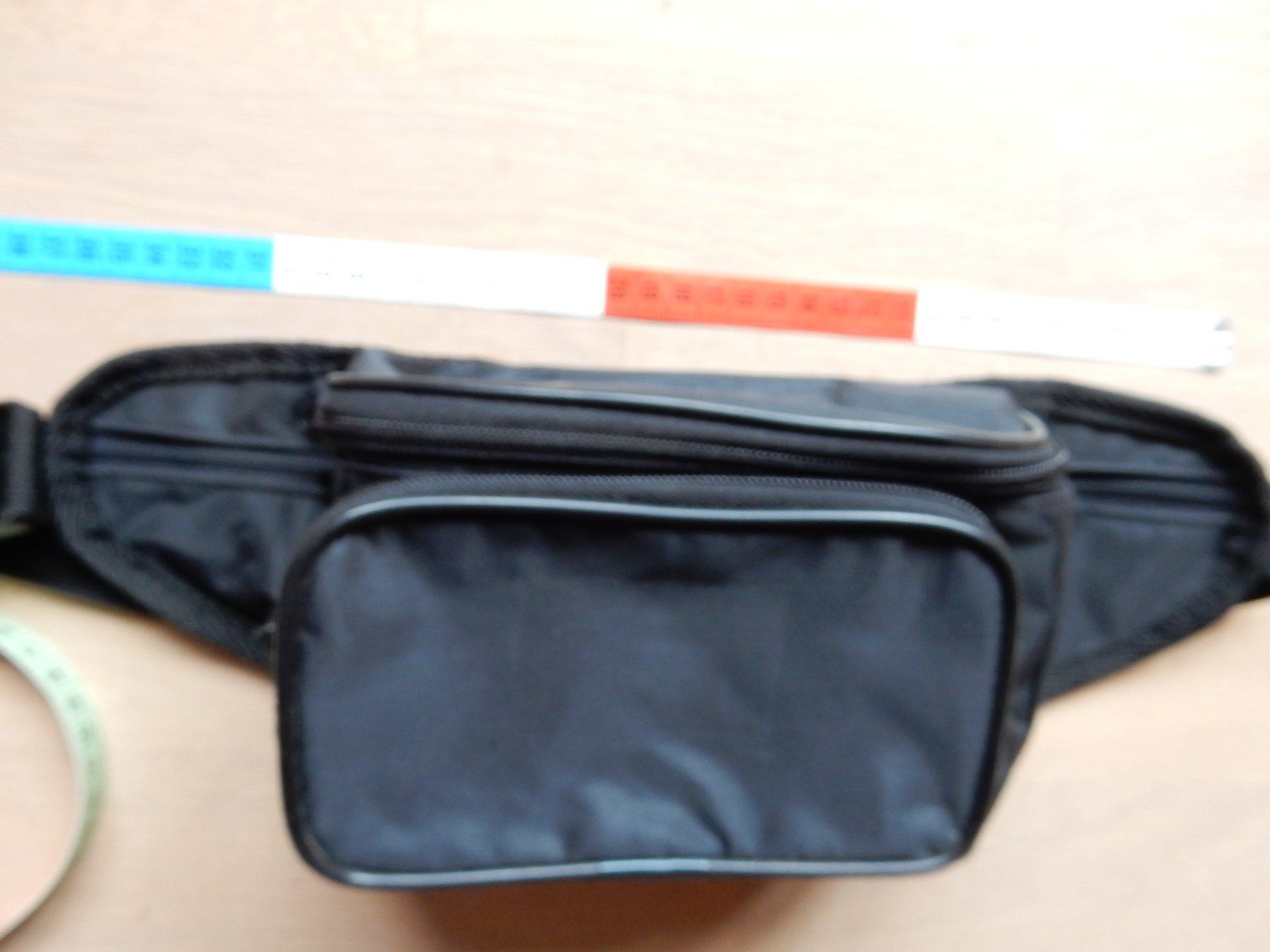 Taschen: klassische Bauchtasche schwarz Kunststoff – Gebraucht aus Jona von simongarden 6