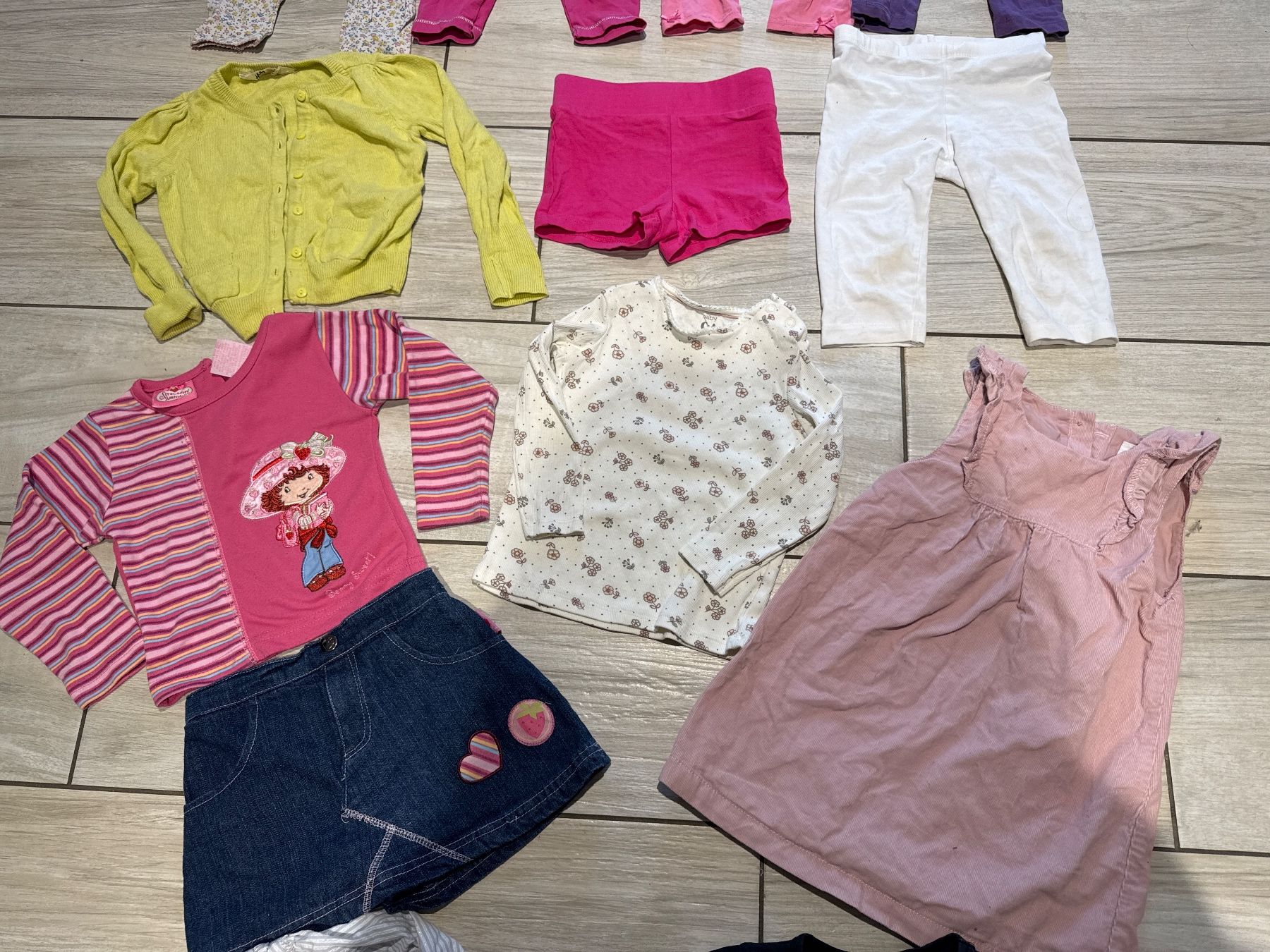 Lotti & Set di vestiti: Sommer Set Mädchen 92- 98 – Usato da Gelterkinden venduto da Familienferien 2