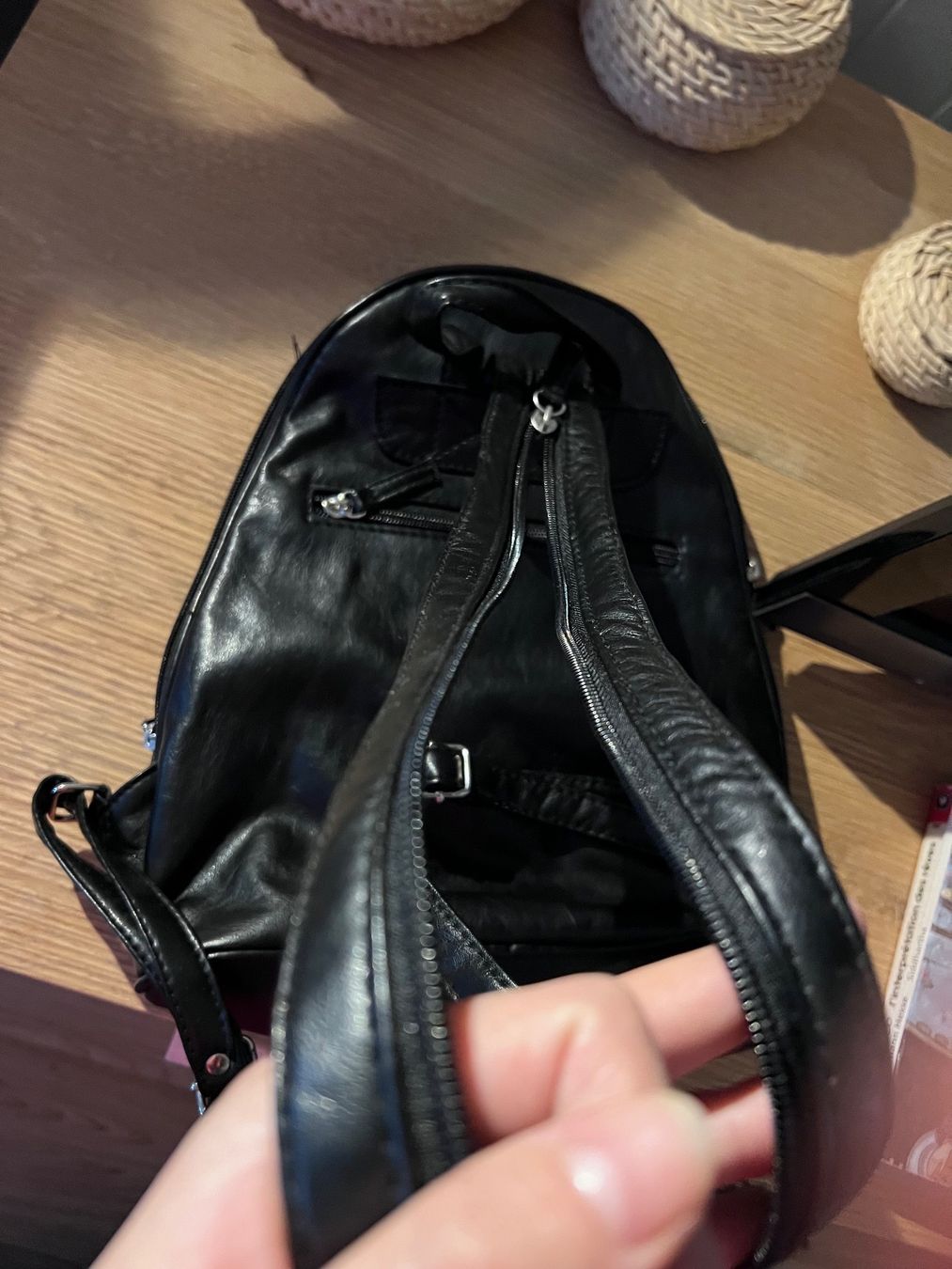 Rucksäcke: Sac à dos noir en similicuir – Neu (gemäss Beschreibung) aus Charmey (Gruyère) von ya_12 3
