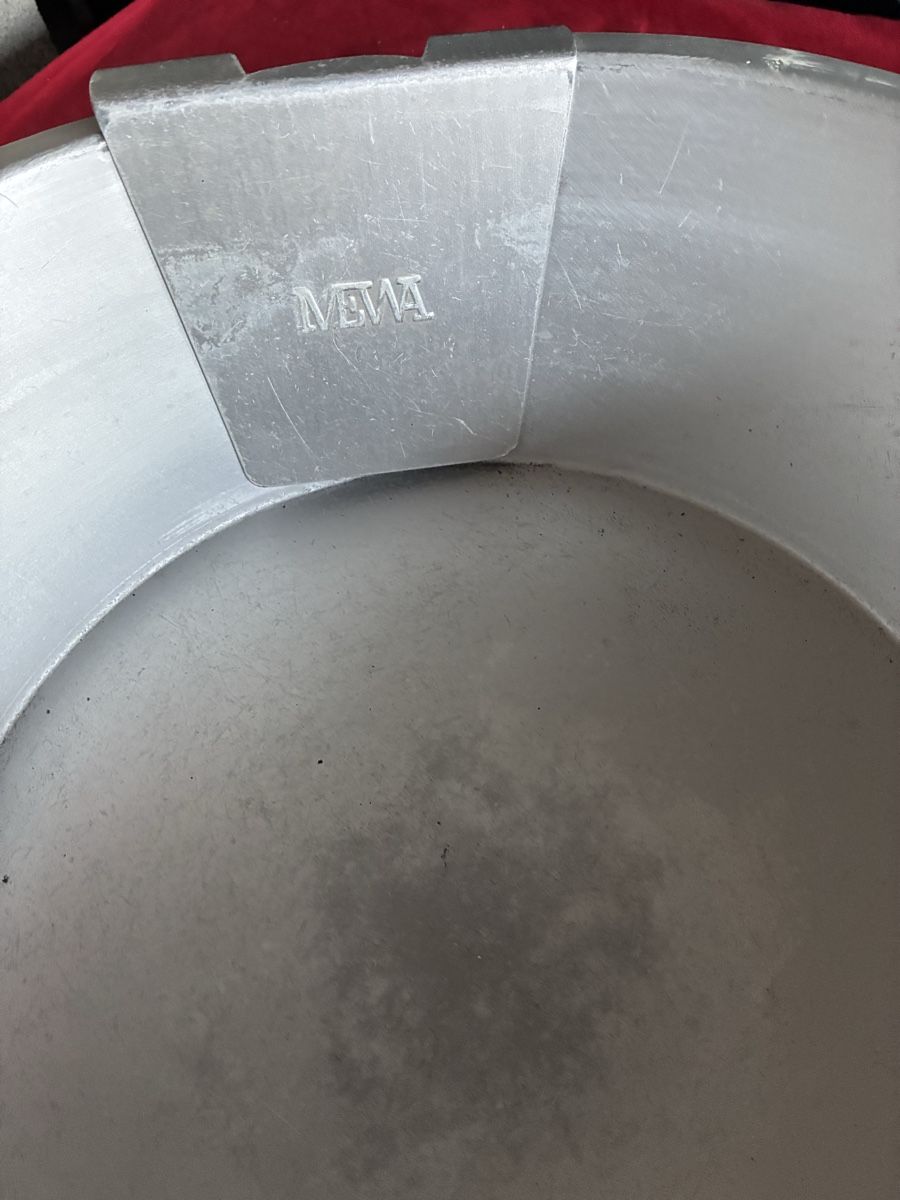 Schalen: Bac à lait MEWA – Gebraucht aus Les Bayards von Mutz51 1