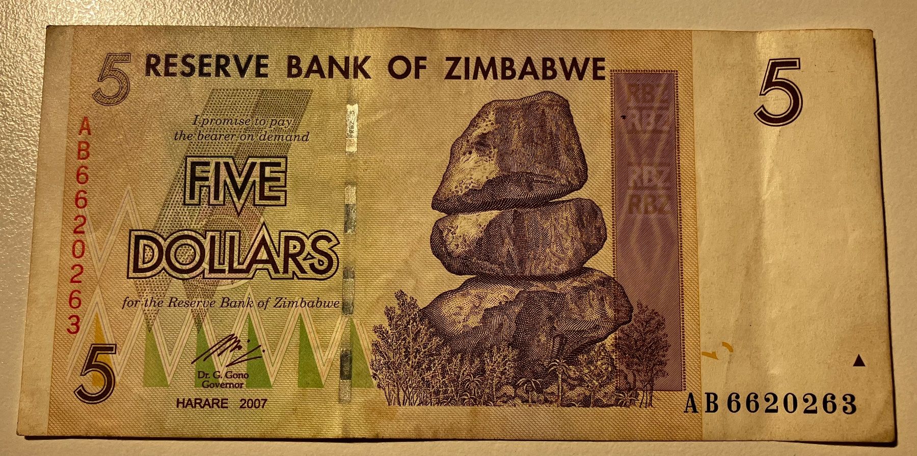 Banconote: Zimbabwe 5 Dollars 2007 – Usato da Algetshausen venduto da Carrhard