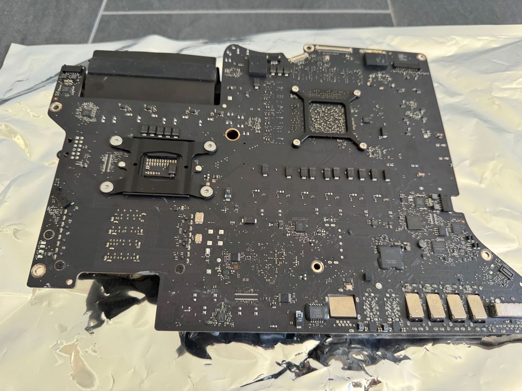 Cartes mère: Apple iMac 2014 Logicboard i7 ohne RAM – D'occasion à Rothenfluh par Ron999 2