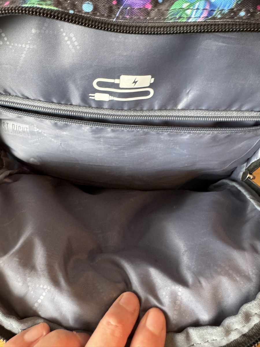 Kindertaschen: Koffer / Rucksack mit Rollen – Gebraucht aus Bern von Arecibo07 7