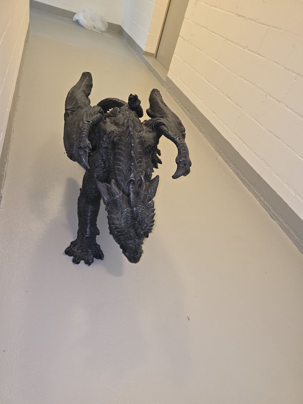 Tavoli: salontisch Drachen – Usato da Niederglatt ZH venduto da Zarmor 3