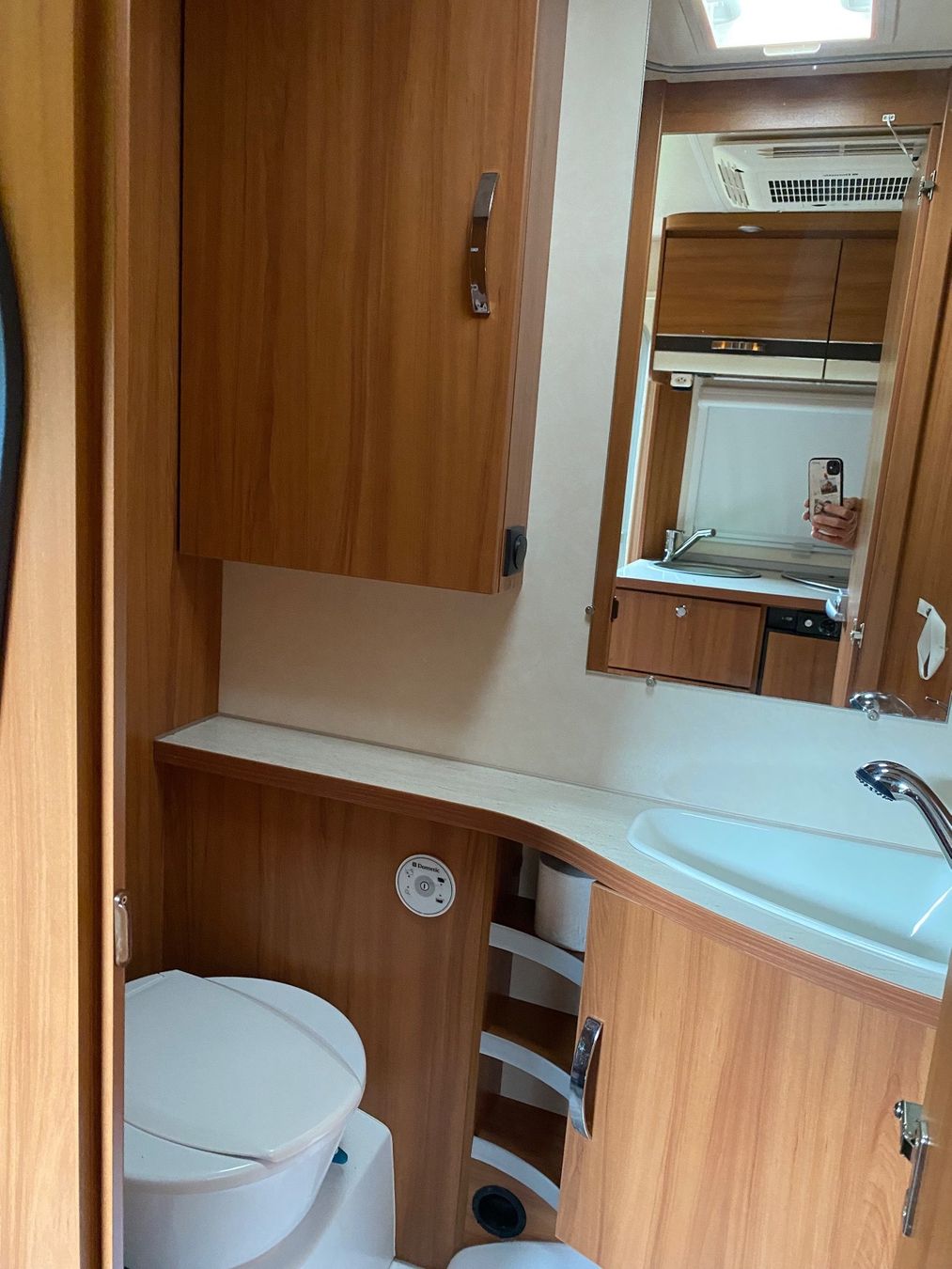 Weinsberg Camping Fahrzeuge: Zu vermieten - Top ausgestatter Wohnwagen – Gebraucht aus Buochs von Cessna402 5