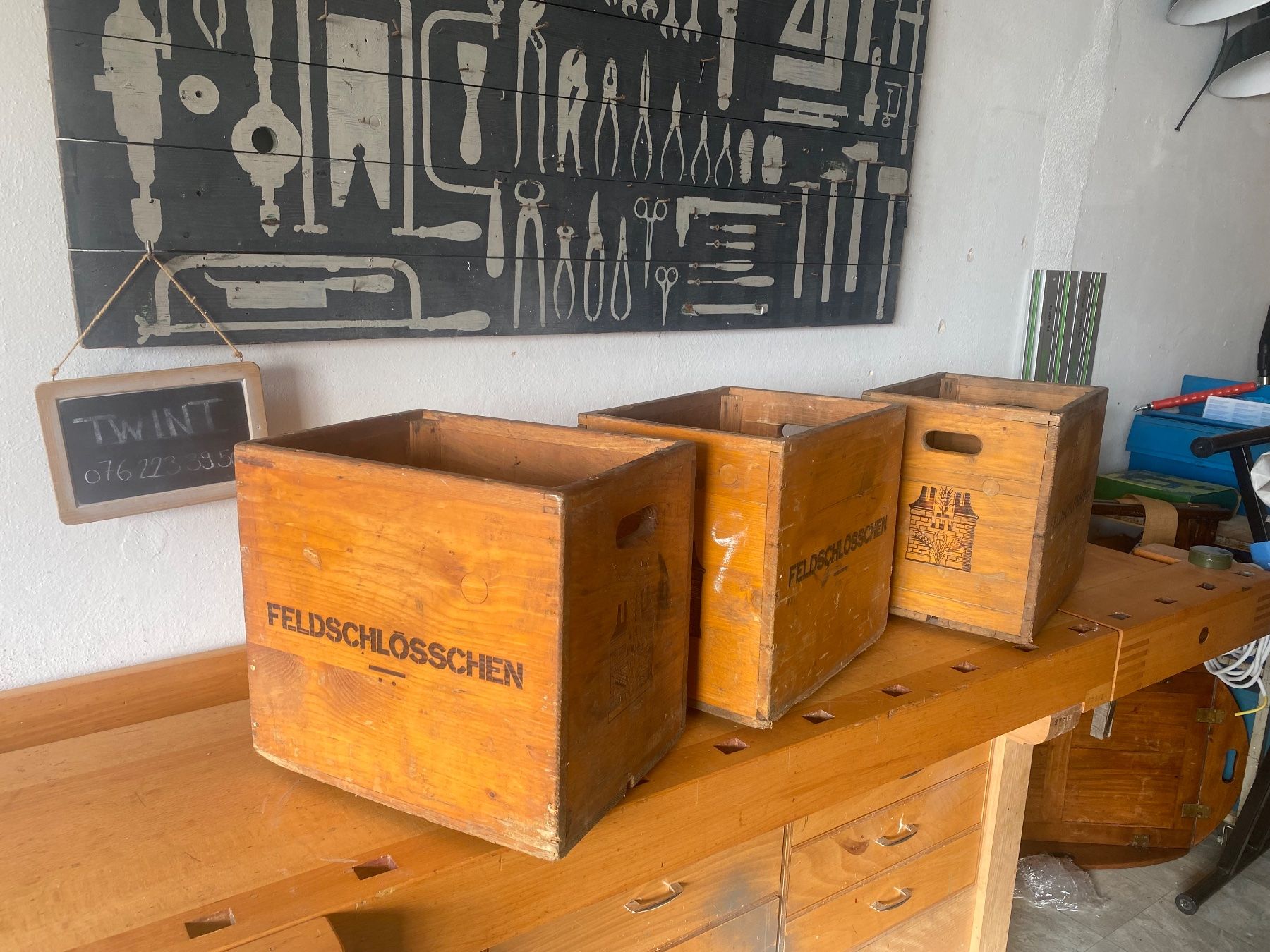 Casse di vino e birra: Schöne alte Feldschlösschen Bier-kisten – Usato da Seewen SO venduto da Nordic-Old-Fashion 7