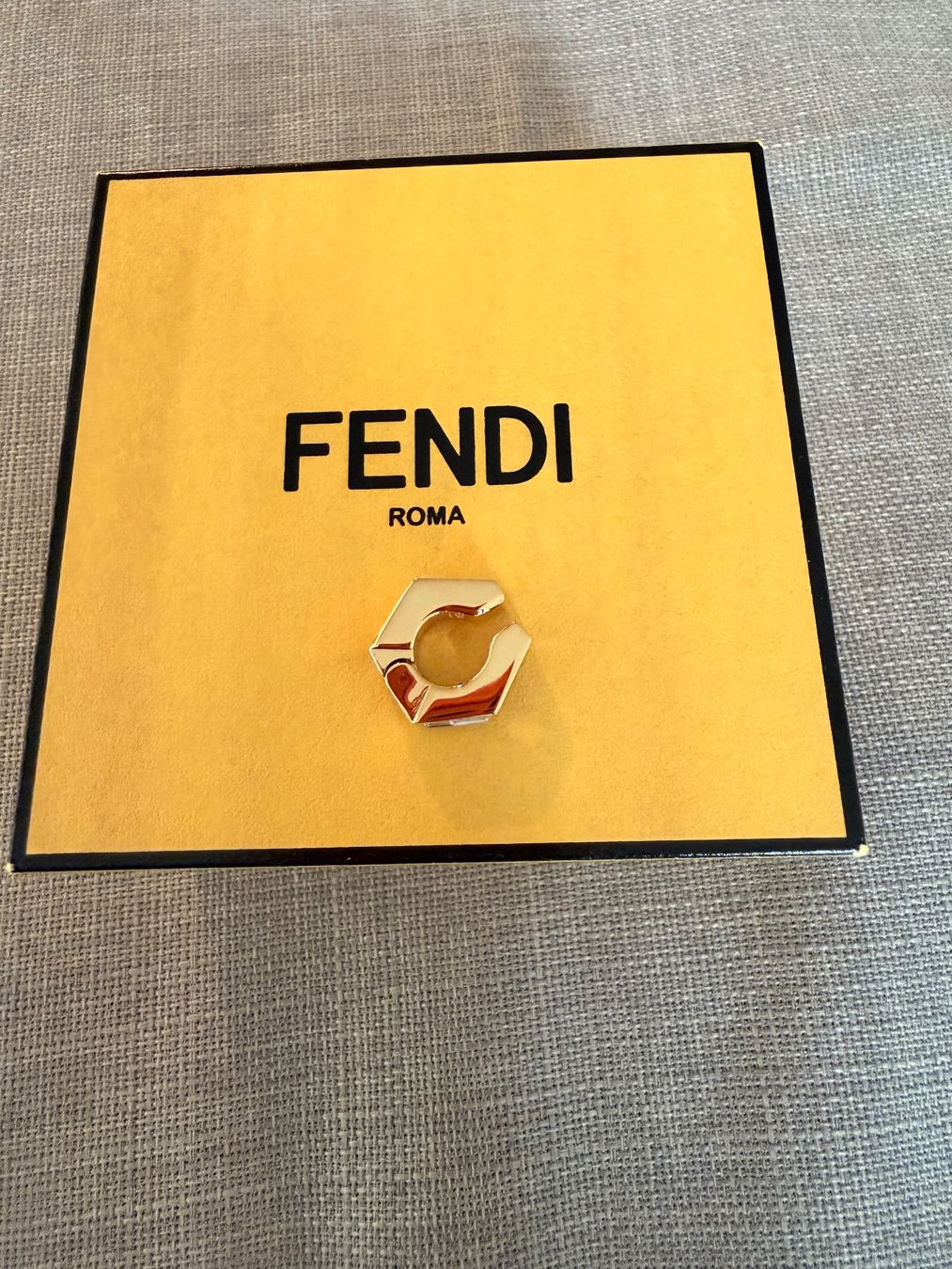 Fendi Orecchini pendenti & Orecchini a lobo: Fendi Earcuff, Monoohrring, Ohrring – Nuovo e nell'imballaggio originale da Zollikofen venduto da Danijela1983 3