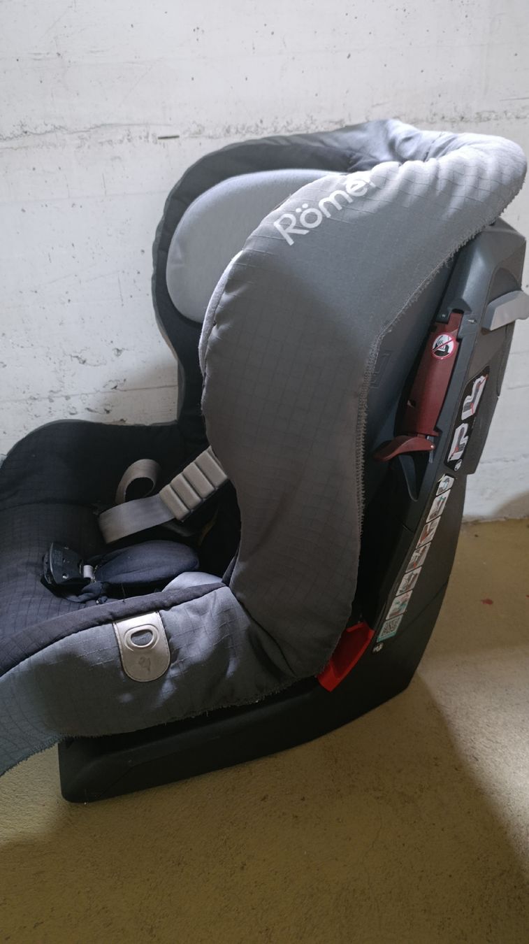 Britax Römer Seggiolini per auto: Römer Isofix Child Car Seat – Usato da Knonau venduto da acc_x8dk 1
