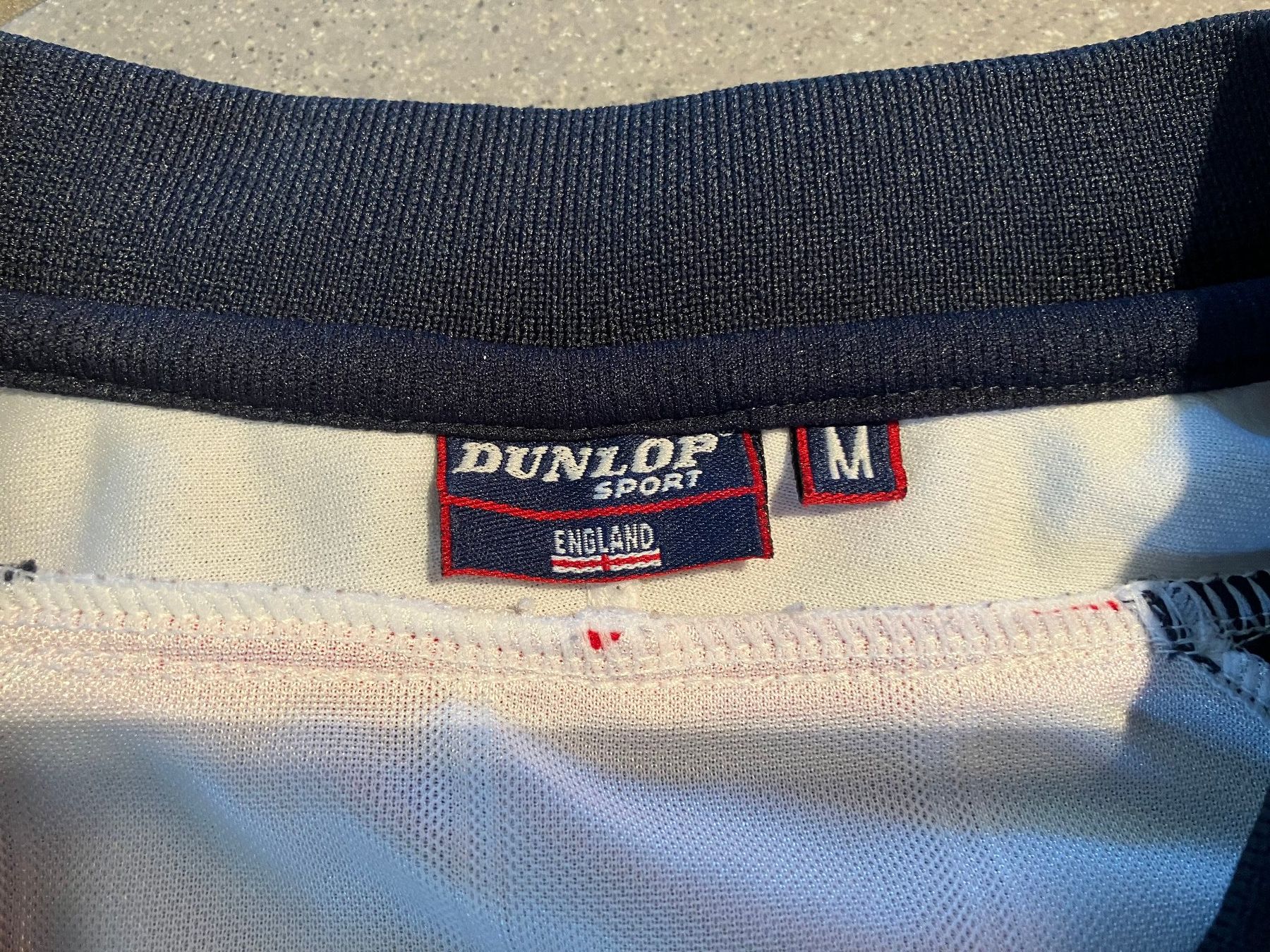 Leibchen & Hosen: Retro England Fussball Trikot Dunlop Sport, Grösse M – Neu (gemäss Beschreibung) aus Winznau von gugi2009 3
