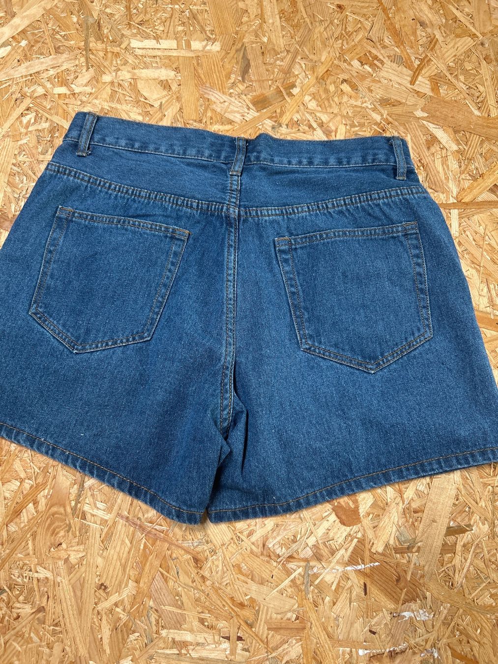 Jeans: Shorts, Grösse 50,  Bundweite ca. 84cm – Nuovo e nell'imballaggio originale da Koppigen venduto da Ready2Work 1