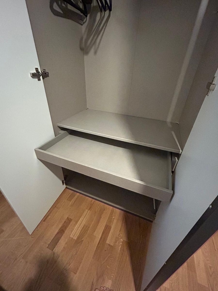 Armoires: Kleiderschrank – D'occasion à Kreuzlingen par 44eriix 4