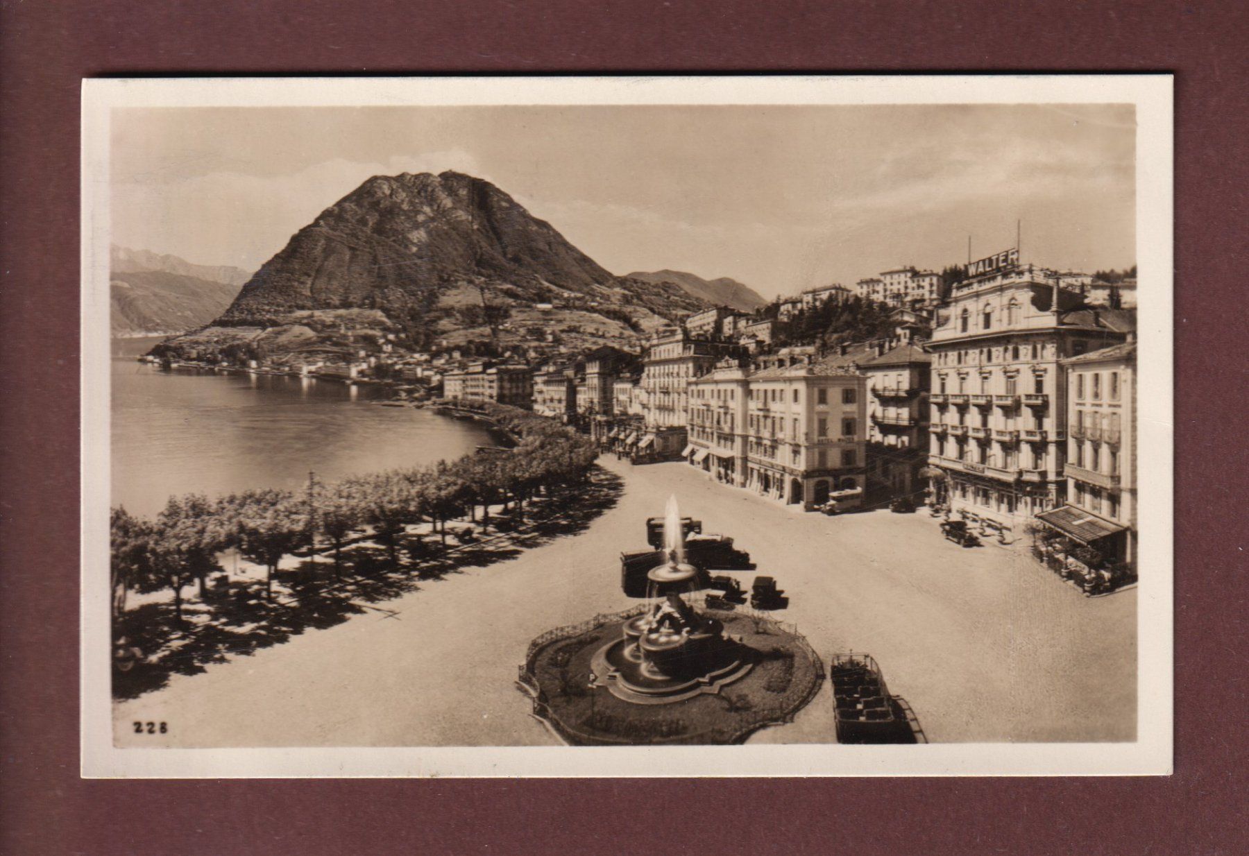 Cartoline postali: LUGANO - Fontana Bossi - 1933 – Usato da Pully venduto da nicecards