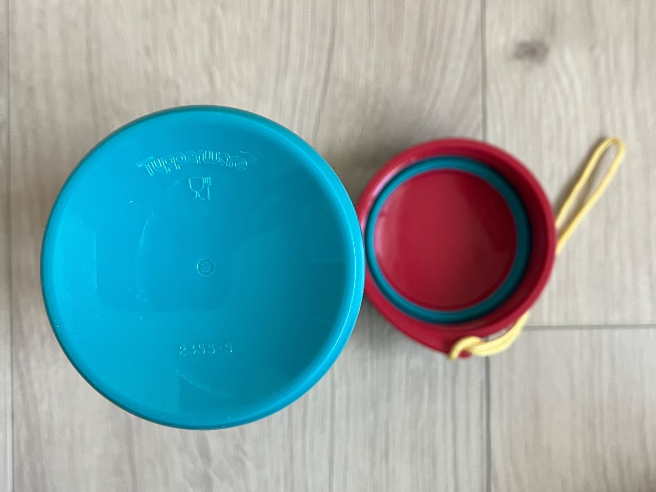 Tupperware Contenitori & Simili: Tupperware Schlumpftrinkbecher – Usato da Ehrendingen venduto da eli_dr72 2