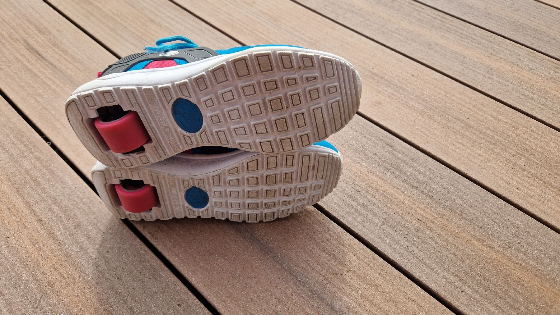 Pattini in linea & Pattini a rotelle: Coole Heelys Sneaker Gr. 35 mit Rollen – Usato da Kaltbrunn venduto da pischi11 3