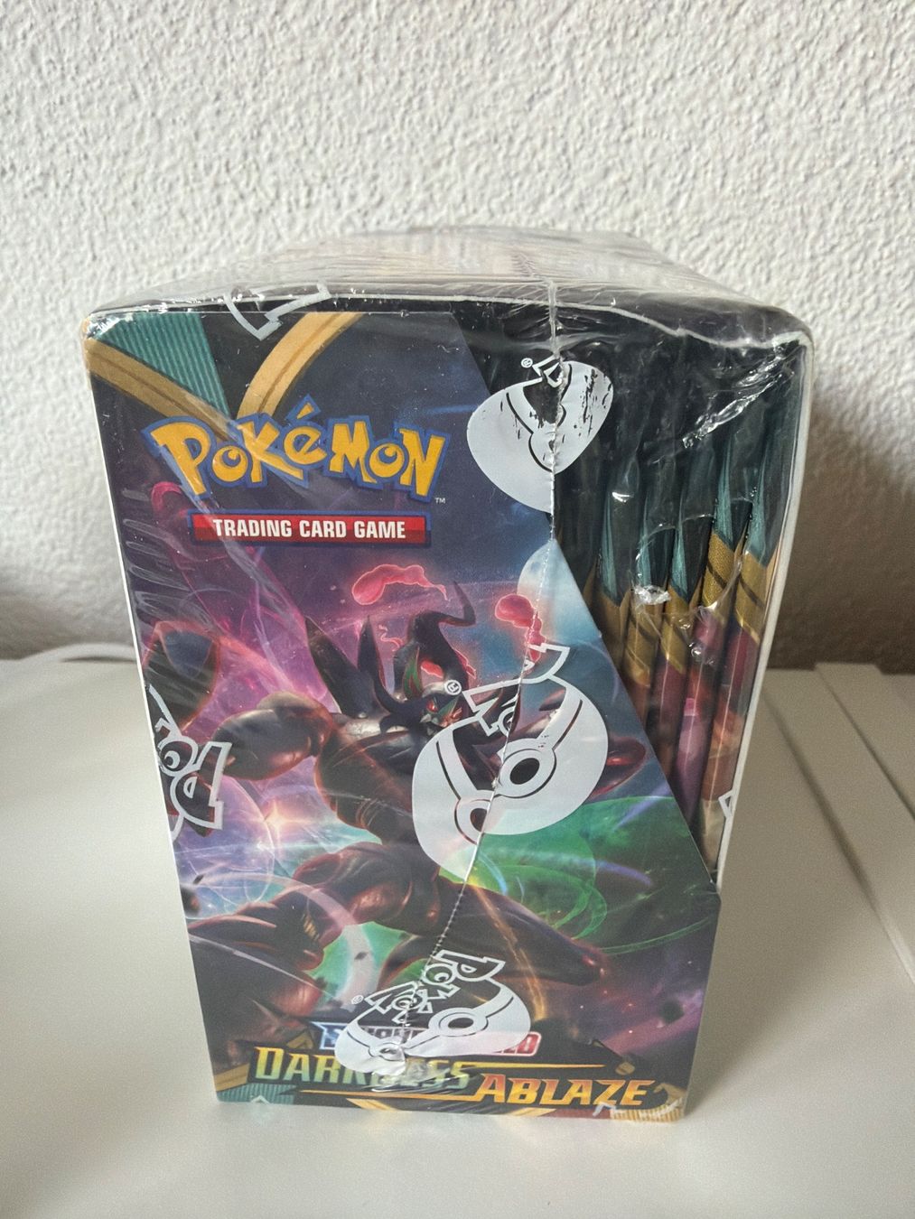 Pokémon Sammelbilder & Trading cards: Pokemon Darkness Ablaze  Booster Box Charizard Display NEU – Neu und originalverpackt aus Lommiswil von CollectorOne 8