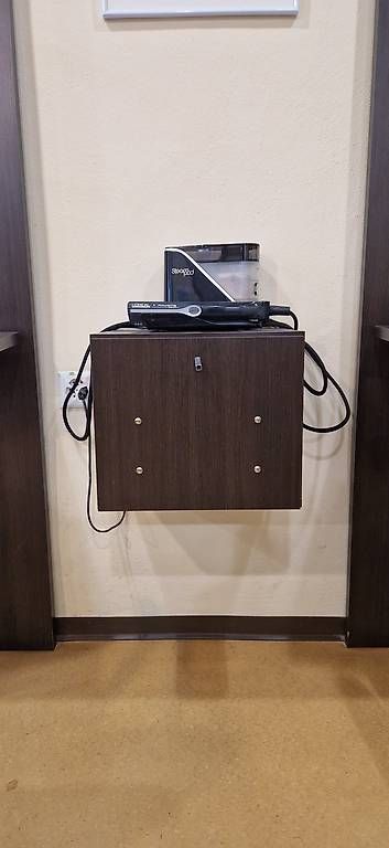 Sessel: Mobilier de salon de coiffure – Gebraucht aus Fribourg von figaro54 4