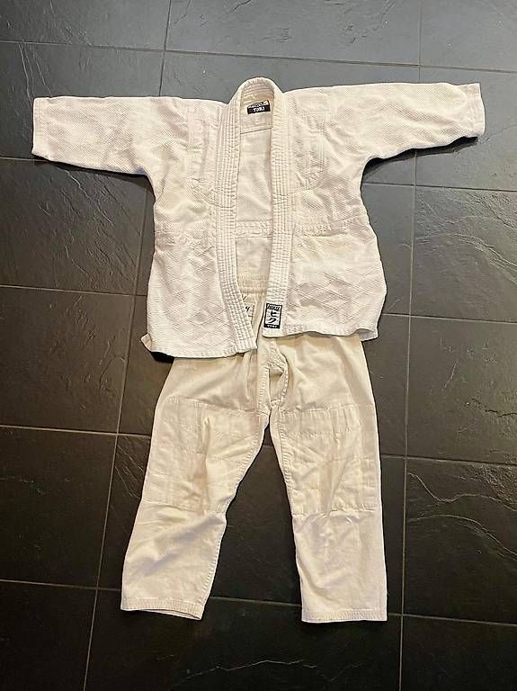 Kimono: Kimono Hiku tori – Usato da Crésuz venduto da fredmeier