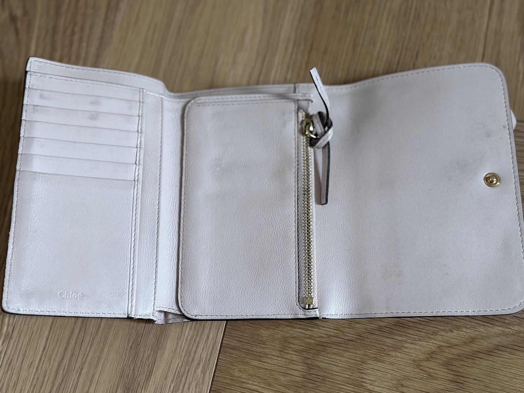 Chloé Portemonnaie: Chloe Alphabet Portemonnaie, hellrosa Leder – Gebraucht aus Horgen von tsp_qr5b 2