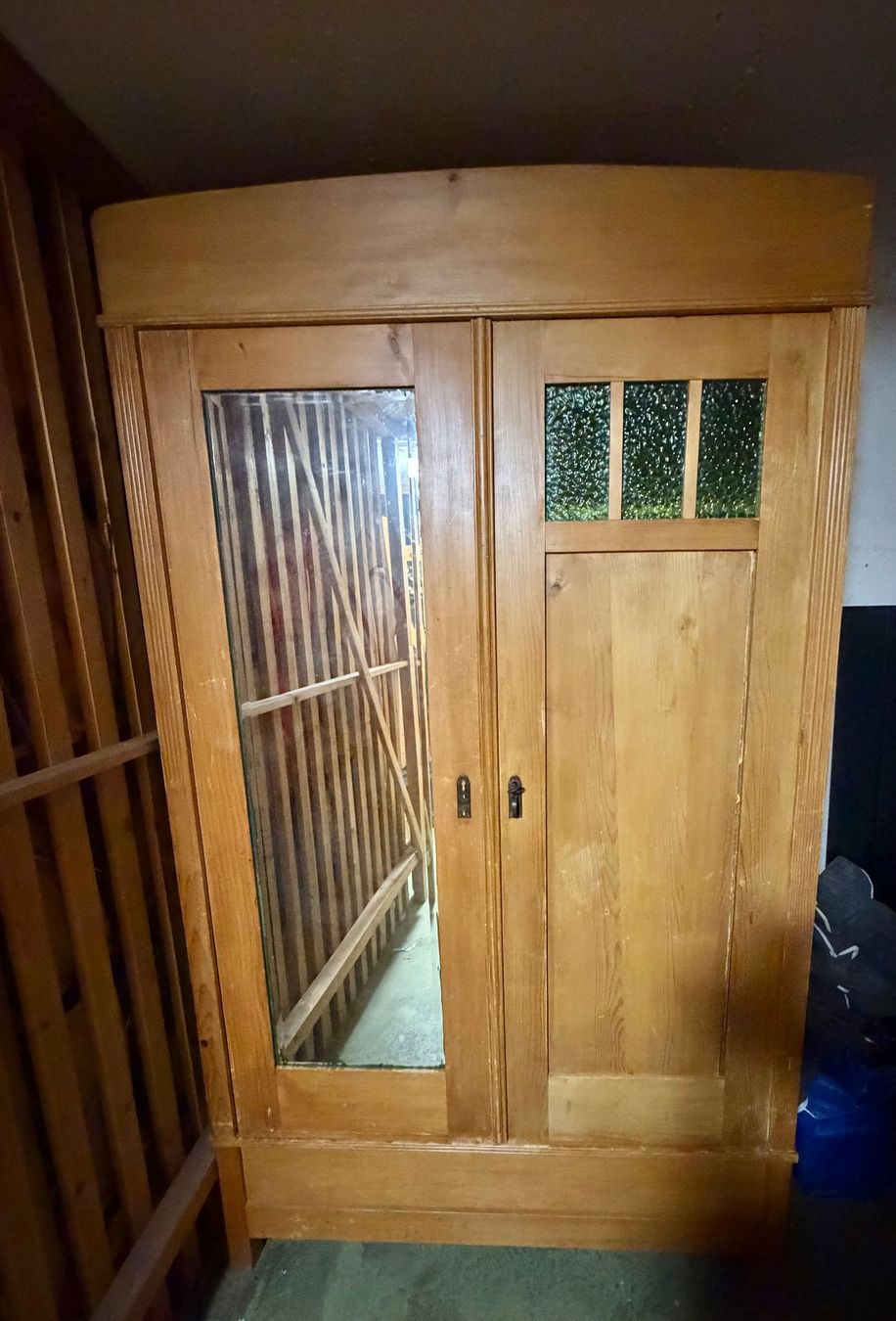 Armoires: Holzschrank – D'occasion à Zürich par ste_28gp