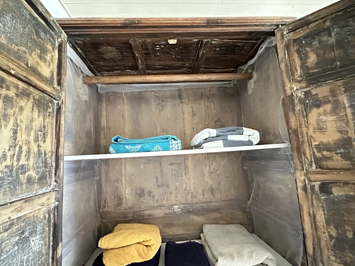 Armadi: Antiker Kleiderschrank, Holz, – Usato da Aarburg venduto da Yula24 8