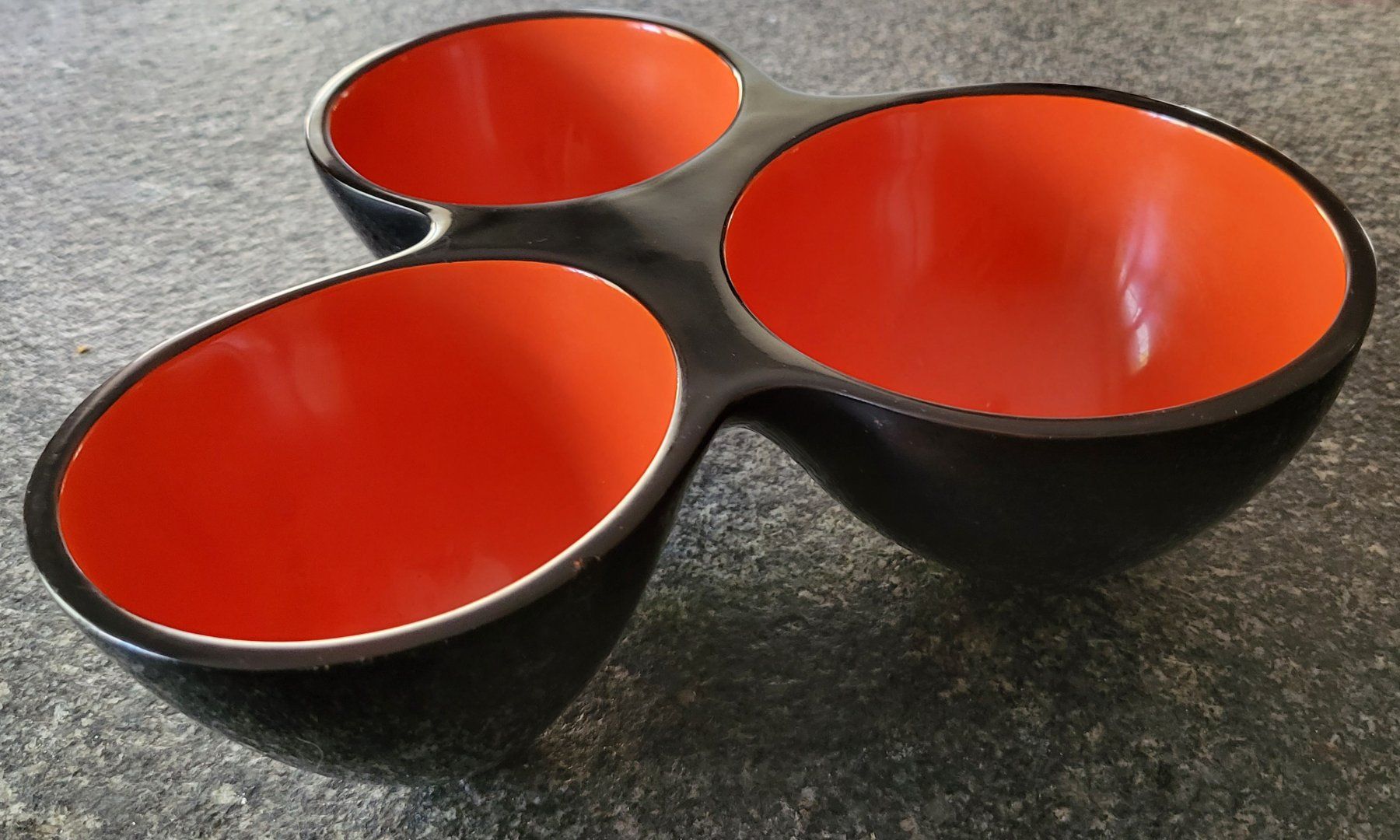 Piatti di portata: Set apéritif orange et noir – Usato da Montet (Glâne) venduto da Koada2