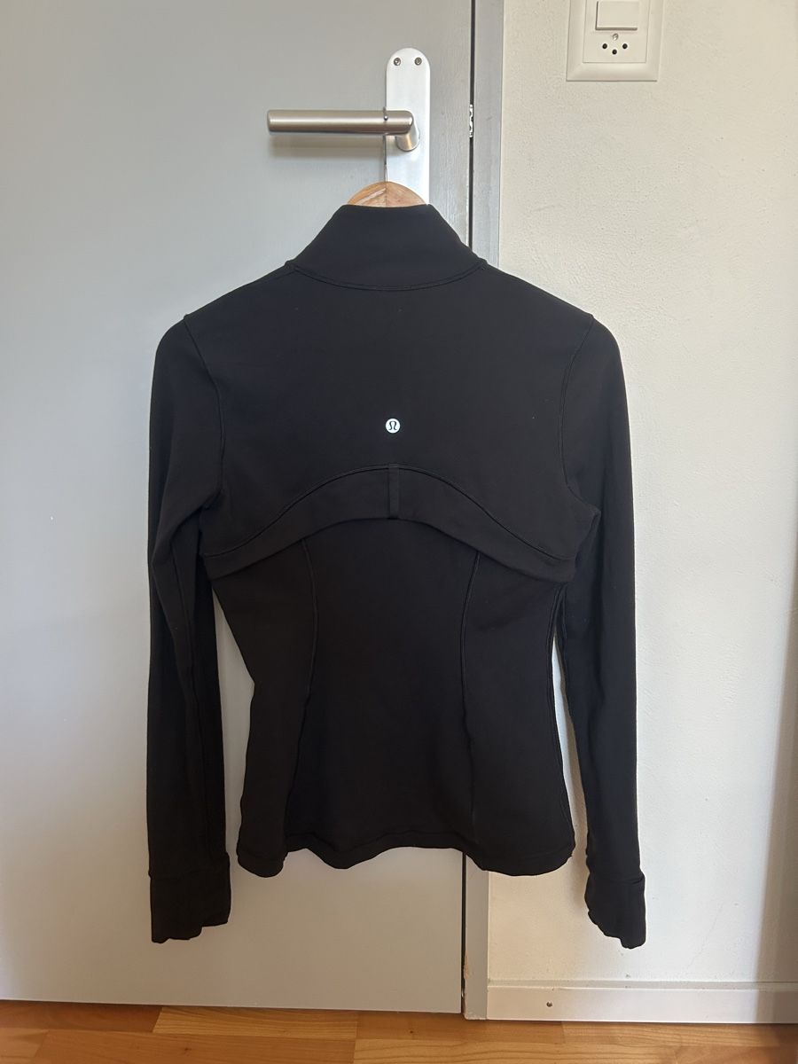 Lululemon Giacche: Originale Lululemon Jacke Schwarz GRÖSSE: 6 – Usato da Winterthur venduto da jon_5tzr 1