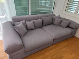 Grosses bequemes Sofa
