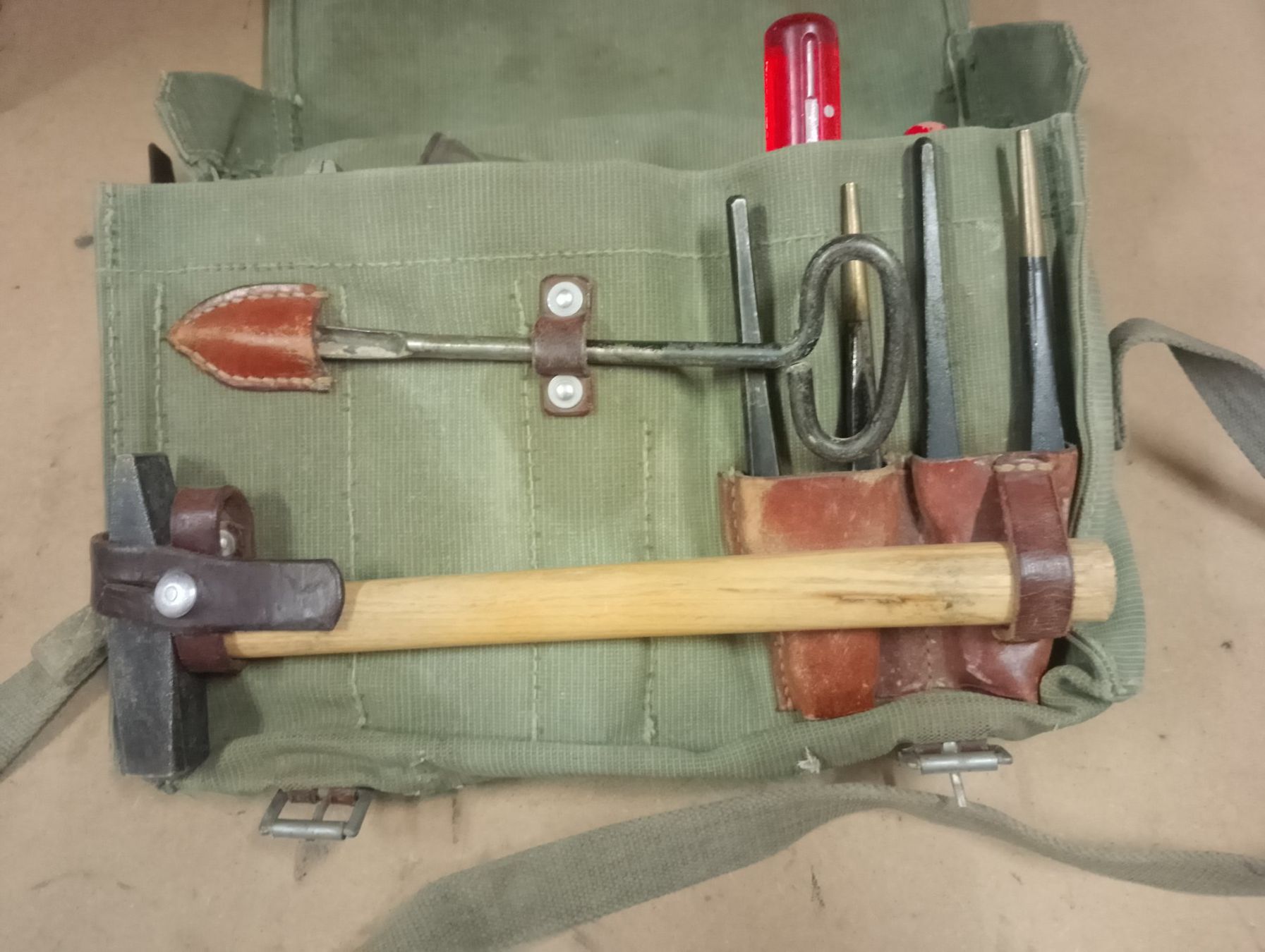 Schweizer Armee Uniformi: Mineur Tasche Schweizer Armee 1974 – Usato da Safenwil venduto da dodgewc12