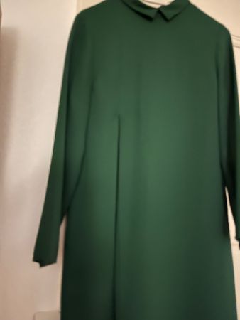Robe couleur verte marque COS, Taille 40  Bon état