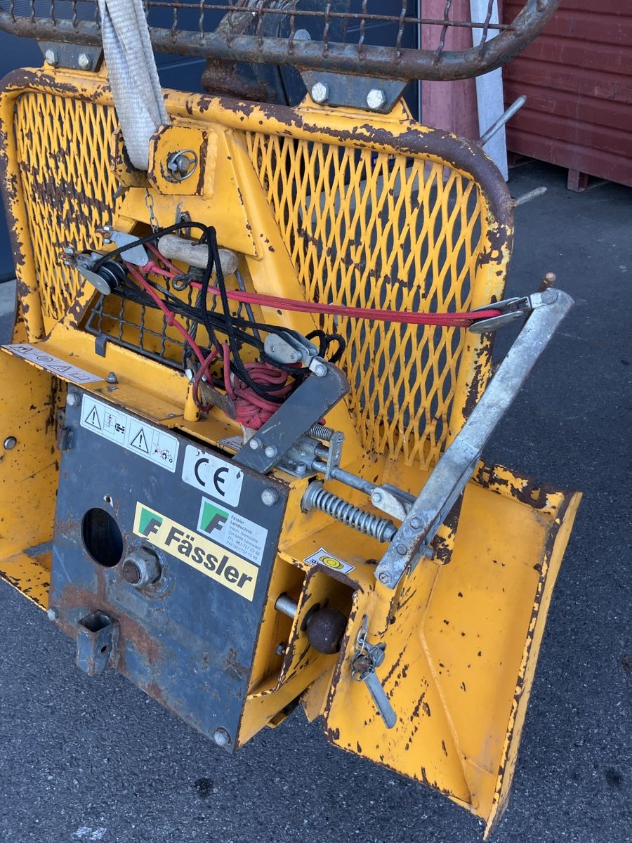 Treuils forestiers & pinces de débardage: Seilwinde für Traktor  – Défectueux à Uerkheim par Dealer-4813 5