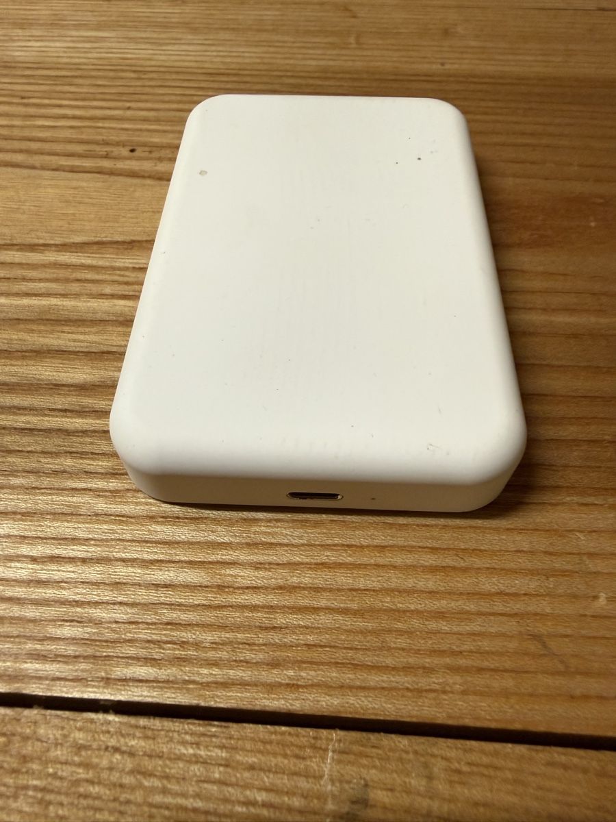 Accus: Wireless Powerbank MagSafe 5000mAh – D'occasion à Goldingen par Thomas.Perrin