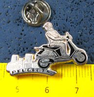 PEUGEOT MOTOR-ROLLER SCOOTER PIN ENAMEL SILBRIG