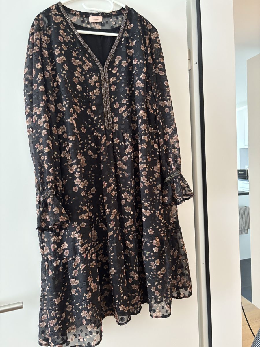 S.Oliver Vestiti: Kleid Triangle s.Oliver Gr. 46 schwarz geblumt – Usato da Gwatt (Thun) venduto da Bioethanol01
