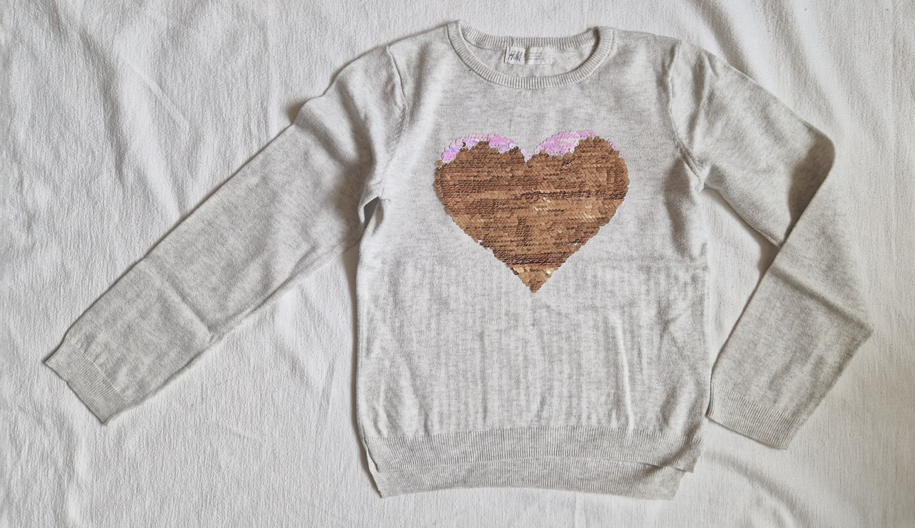 H&M Maglioni & Felpe: H&M Mädchen Pullover Herz Pailletten Gr. 128 – Usato da Muri b. Bern venduto da rol_xtf8