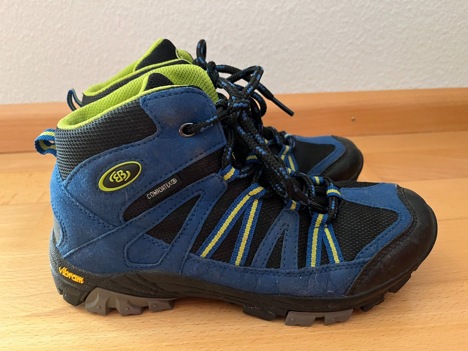 Scarpe per ragazzi: Brütting Trekkingschuh blau-gelb Grösse 35 – Usato da Muttenz venduto da Juvenile33