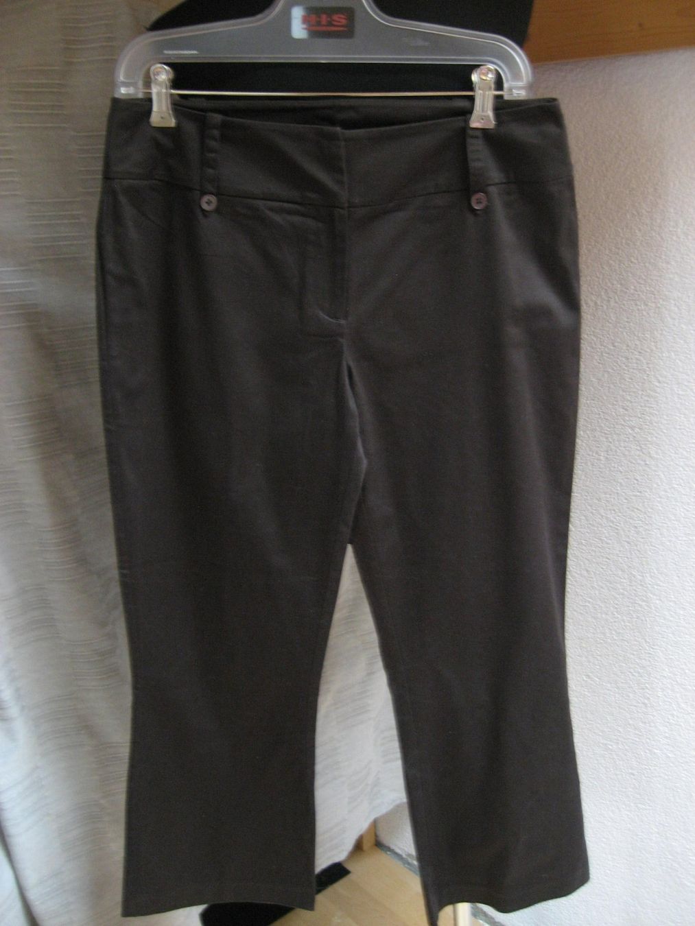 Pantaloni: Pantalon stretch 7/8 Essentiel taille 40 – Usato da Delémont venduto da marryb