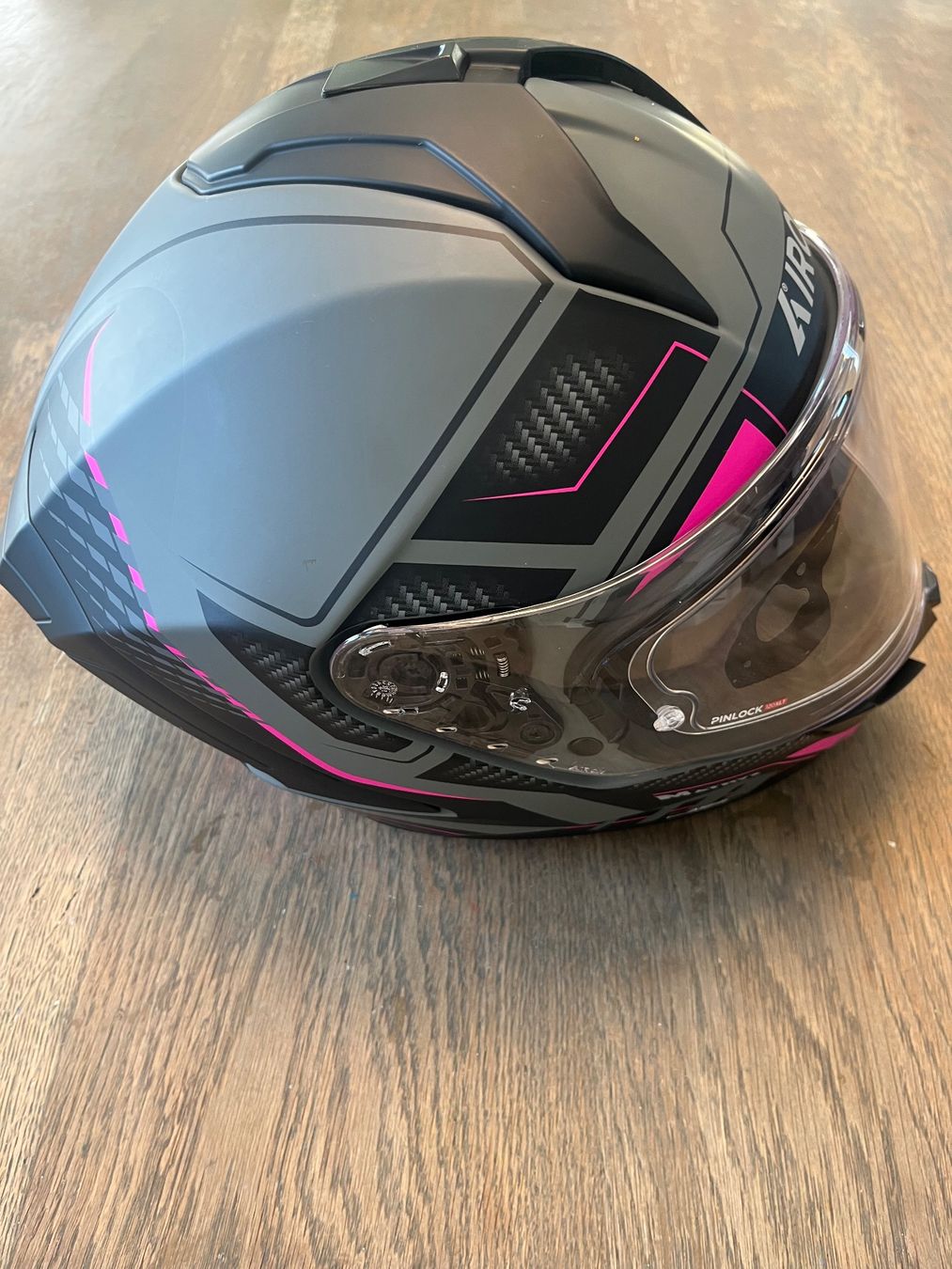 Airoh Caschi & visiere: Casque moto Airoh Matryx Rocket Pink – Usato da Corsier GE venduto da Alexandre.gllrd 2