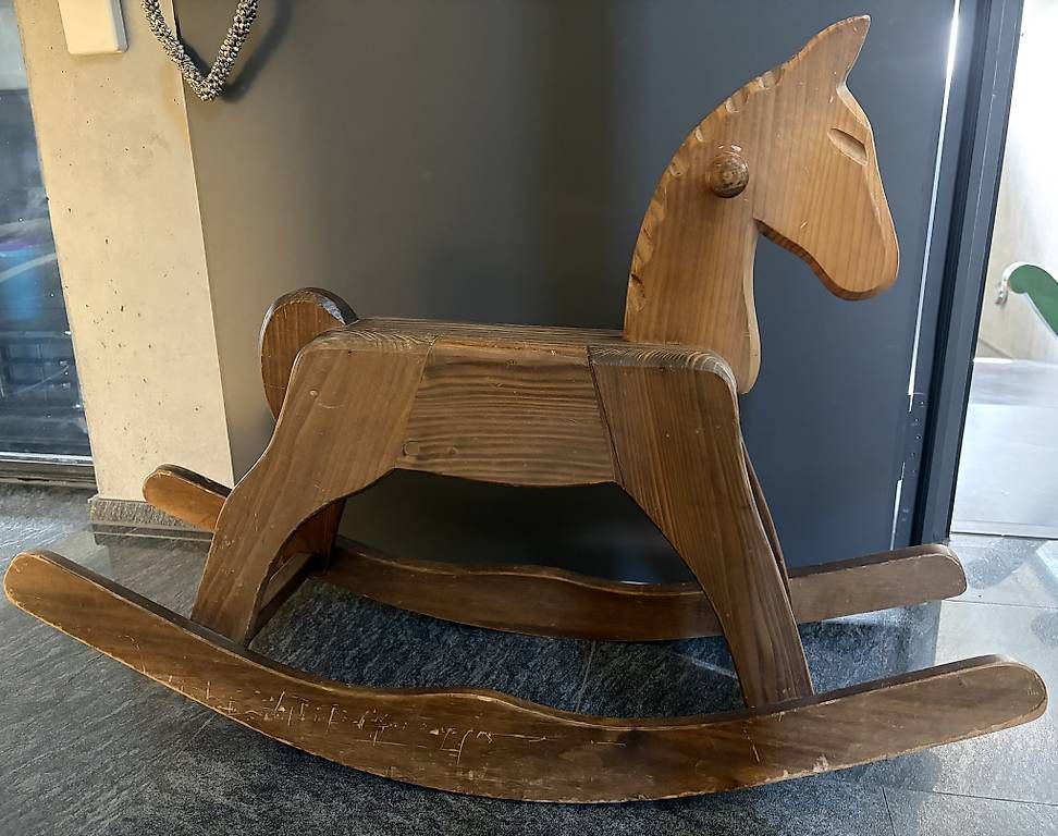 Giocattoli: Schaukelpferd aus Holz – Usato da Embrach venduto da NWN20