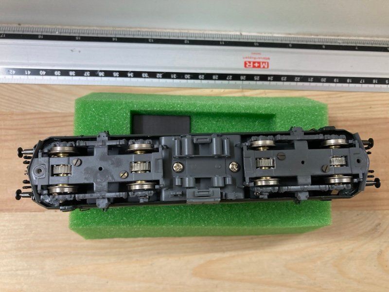 Metropolitan Modelleisenbahnen: Metropolitan H0 Elektrolok 10020 SBB Re 4/4I 714 – Gebraucht aus Brislach von ModellbahnDepot 5