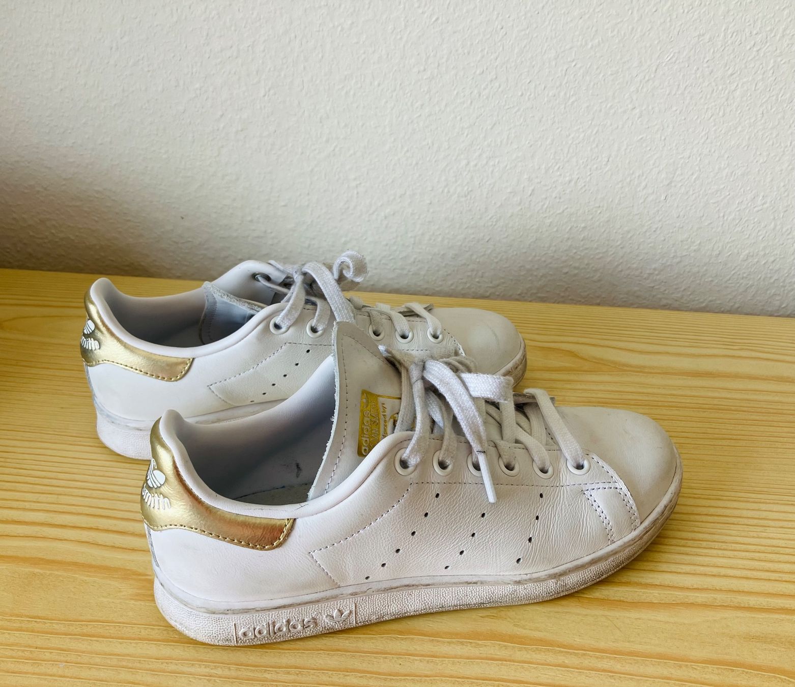 Adidas Scarpe da donna: Baskets Stan Smith femme 36 2/3 – Usato da La Chaux-de-Fonds venduto da ric_js22 1