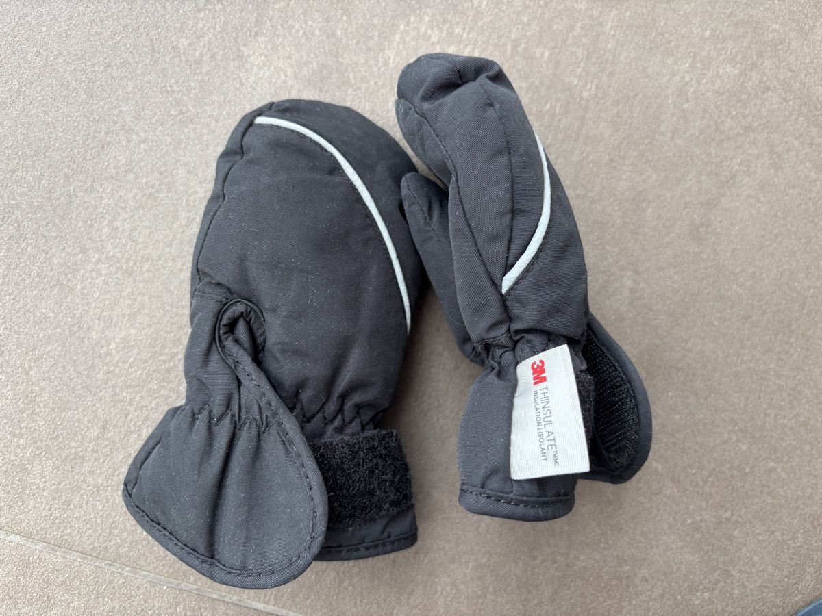 Guanti: Winterhandschuhe 1-3 jährig, schwarz – Usato da Niederdorf venduto da KatrinT83 1