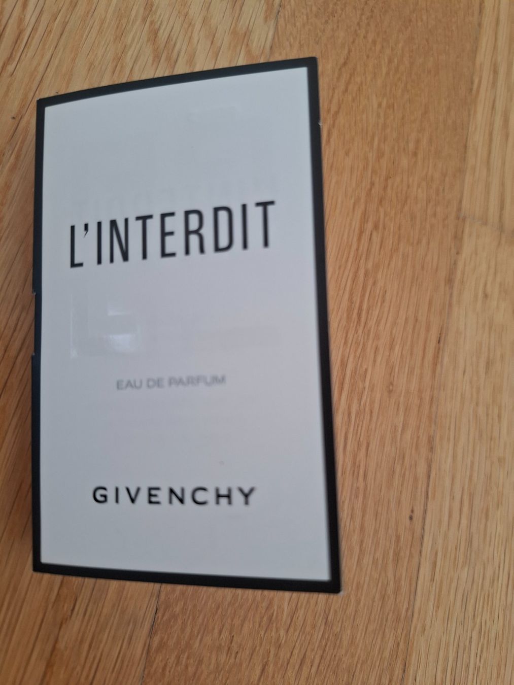 Givenchy Parfums & Eau de Toilette: Parfumprobe Givenchy L'Interdit Duftprobe – Neuf avec emballage d'origine à Romanshorn par lichtmond2022