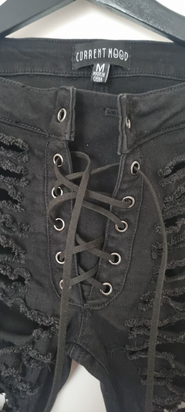 Jeans: Schwarze Destroyed Jeans – Nuovo (secondo la descrizione) da Zürich venduto da pgpgpgpg 1