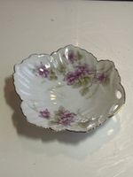 Kleine Schale mit Blumenmuster Goldrand (I13)
