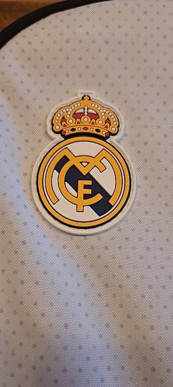 Kindertaschen: Kinder-Mini-Rucksack und Mütze Real Madrid – Gebraucht aus Brunnen von Rodge 4