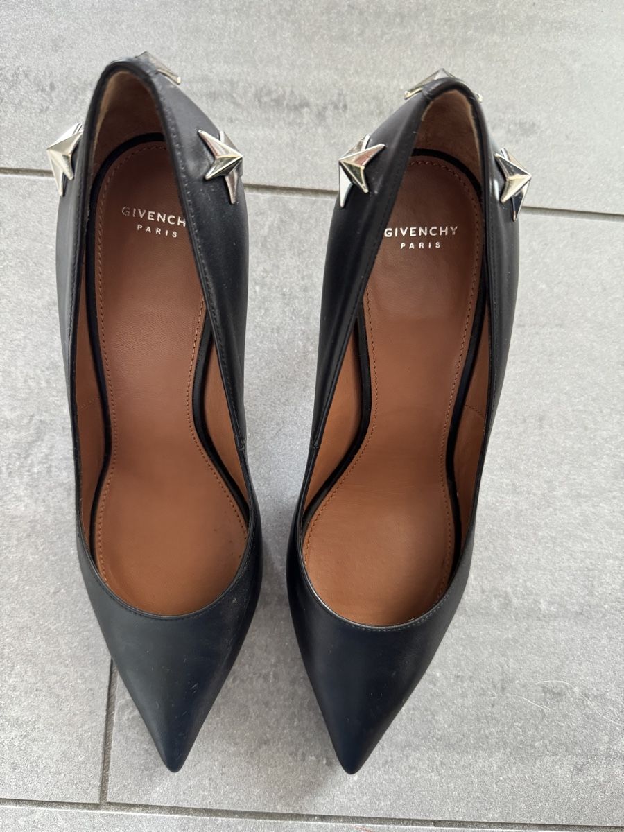 Givenchy Scarpe da donna: Givenchy Star Studded Pumps - schwarz – Nuovo (secondo la descrizione) da Küsnacht ZH venduto da jeli9 2